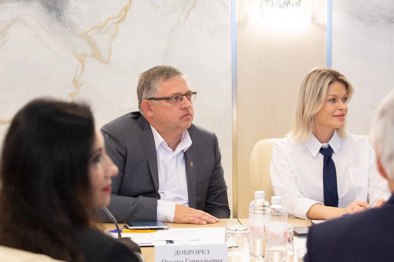 Альберт Куршутов: В ходе заседания Президиума Государственного Совета Республики Крым третьего созыва под председательством Владимира Андреевича Константинова представил доклад о ходе реализации региональной кадровой... Альберт Куршутов: В ходе заседания Президиума Государственного Совета Республики Крым третьего созыва под председательством Владимира Андреевича Константинова представил доклад о ходе реализации региональной кадровой...