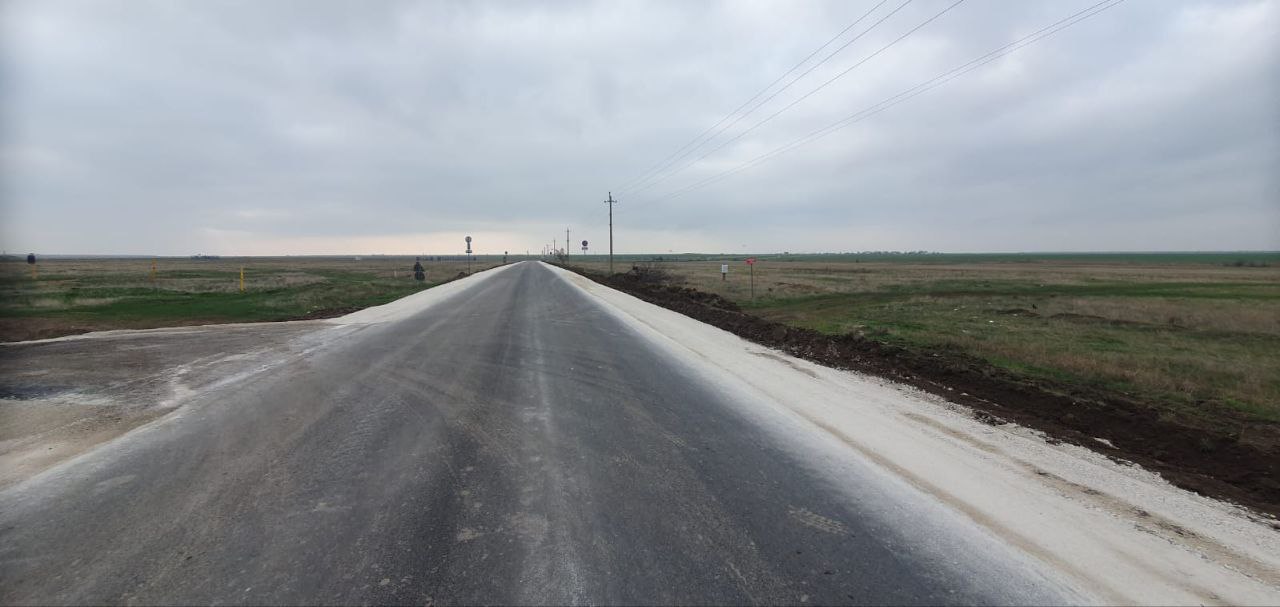 Завершаются работы по ремонту автомобильной дороги межмуниципального значения Армянск – Волошино протяженностью 2,2 км Завершаются работы по ремонту автомобильной дороги межмуниципального значения Армянск – Волошино протяженностью 2,2 км