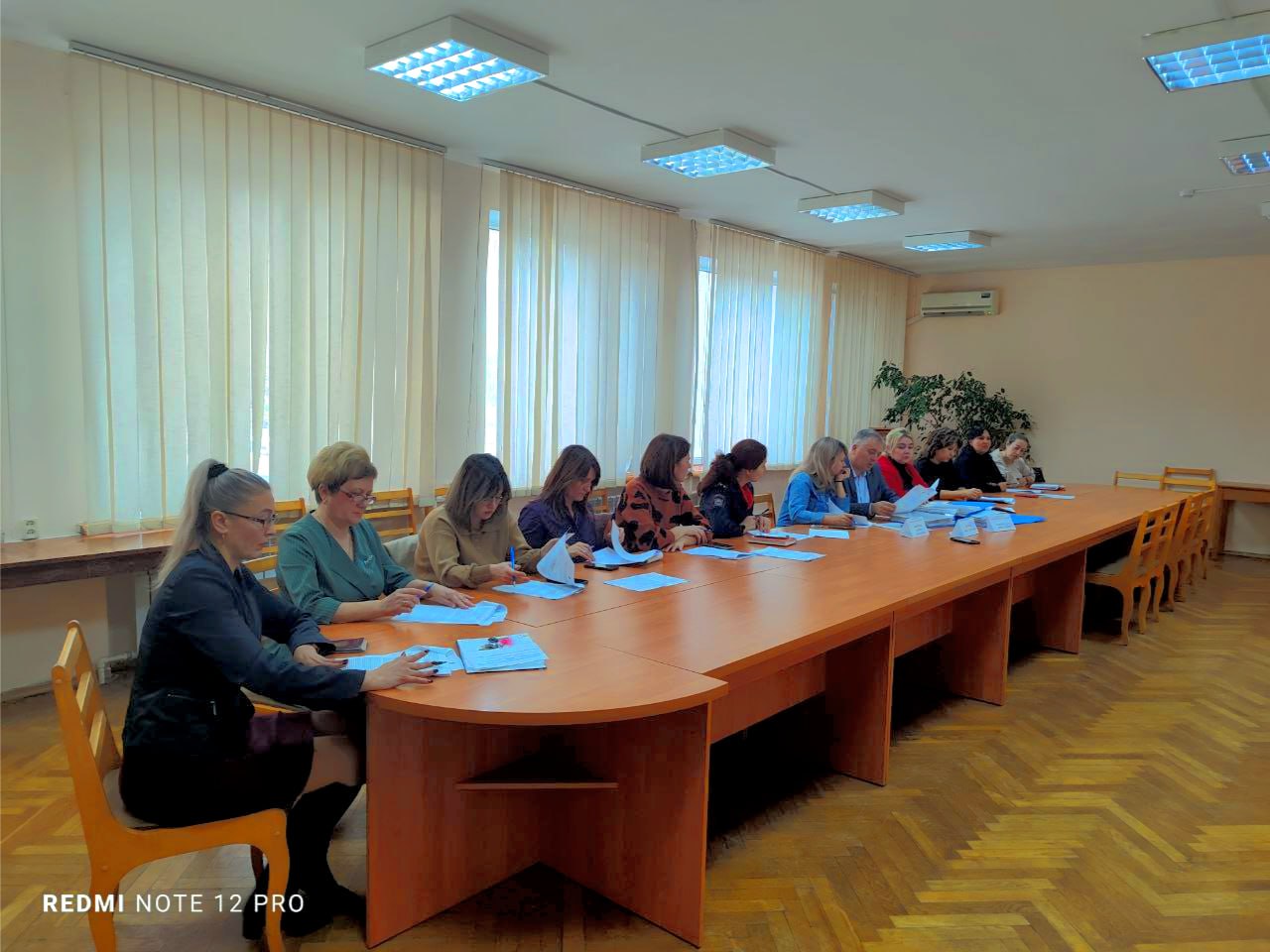 11.11.2025 под председательством временно исполняющего полномочия главы администрации Ивана Юрченко состоялось очередное заседание комиссии по делам несовершеннолетних и защите их прав Симферопольского района