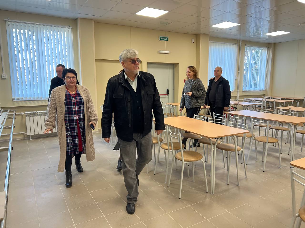 Игорь Ивин: В школе № 3 выходят на завершающий этап работы по установке модульного пищеблока – впервые с момента открытия учебного заведения проводится столь масштабное обновление Игорь Ивин: В школе № 3 выходят на завершающий этап работы по установке модульного пищеблока – впервые с момента открытия учебного заведения проводится столь масштабное обновление