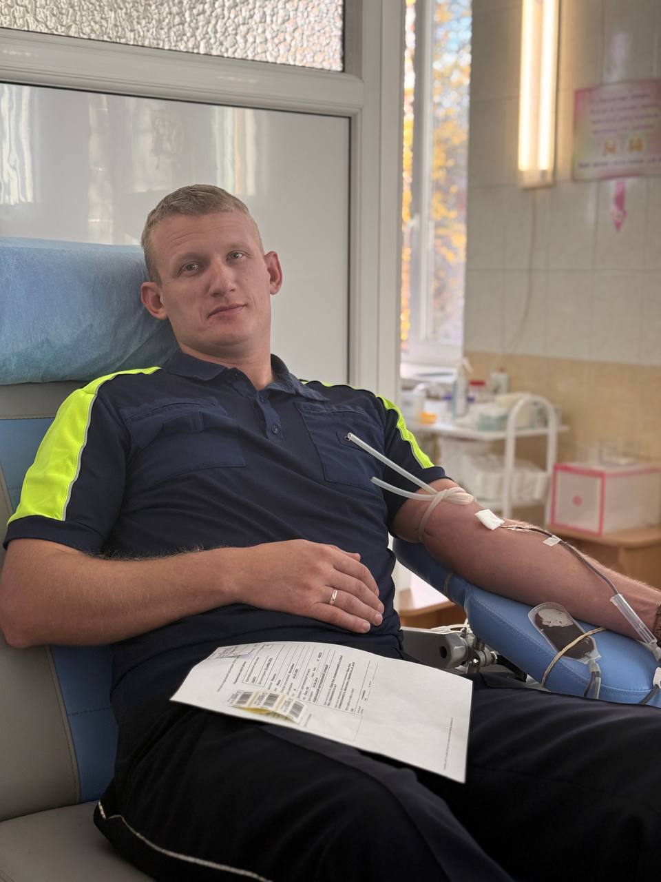 В преддверии Всемирного дня памяти жертв ДТП по всей территории Республики Крым сотрудники Госавтоинспекции сдают кровь для того, чтобы помочь людям, пострадавшим в дорожно-транспортных происшествиях В преддверии Всемирного дня памяти жертв ДТП по всей территории Республики Крым сотрудники Госавтоинспекции сдают кровь для того, чтобы помочь людям, пострадавшим в дорожно-транспортных происшествиях