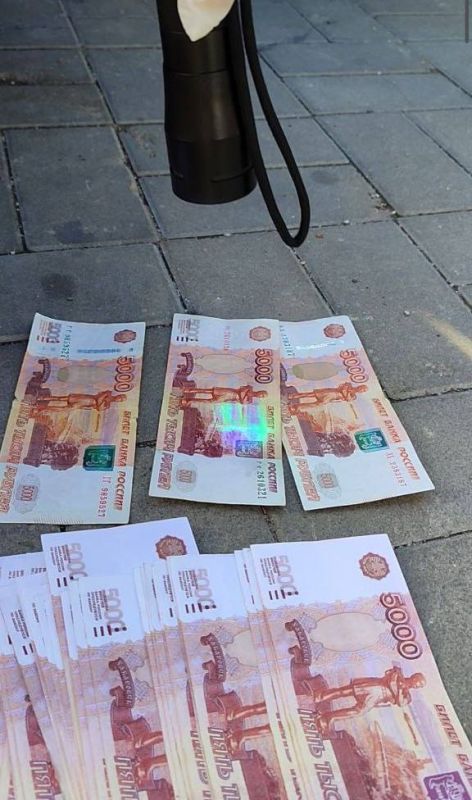 Обещали «освободить» от призыва в армию за деньги: ФСБ задержала крымчан, причастных к мошенничеству в крупном размере Обещали «освободить» от призыва в армию за деньги: ФСБ задержала крымчан, причастных к мошенничеству в крупном размере