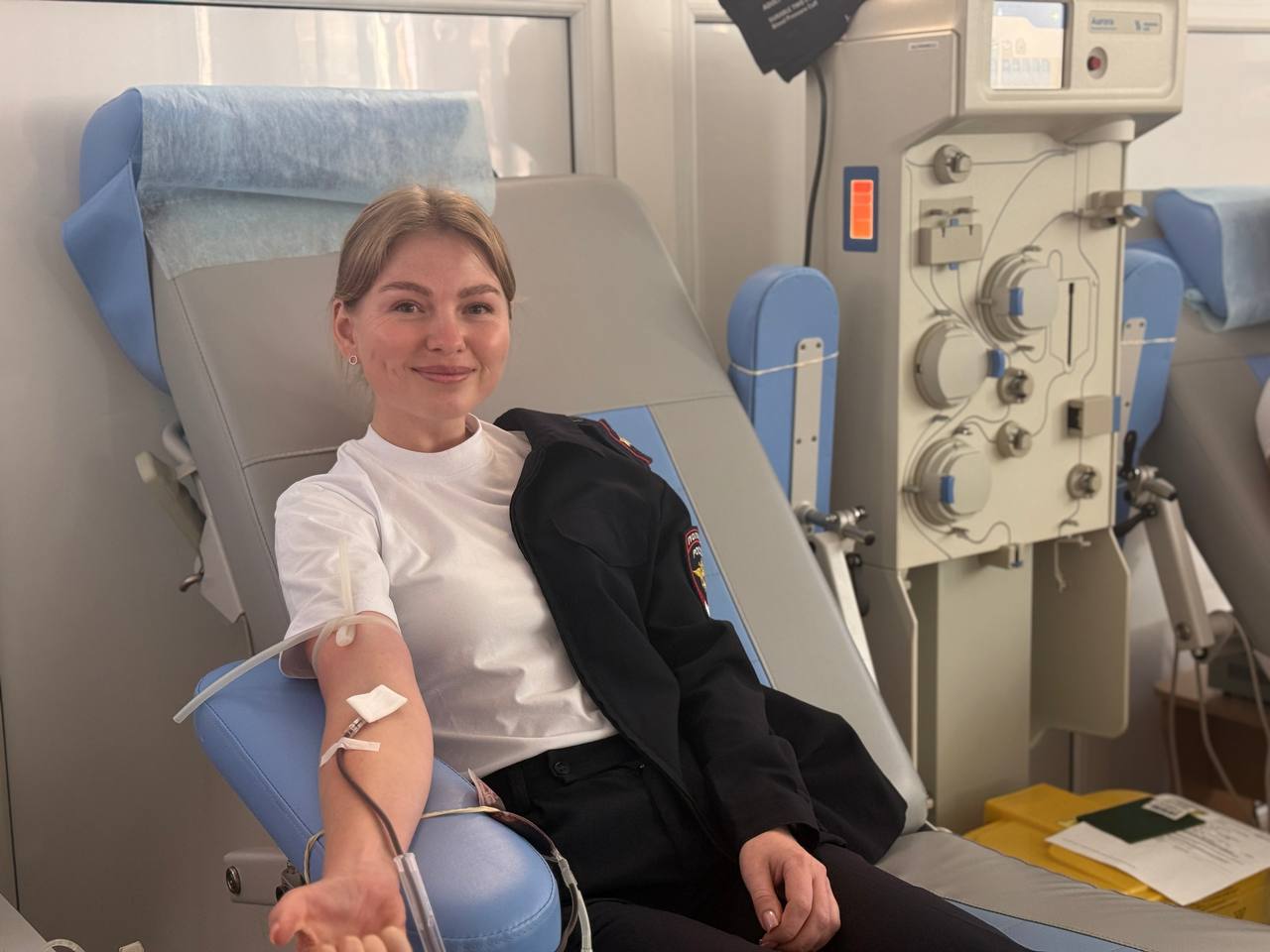 В преддверии Всемирного дня памяти жертв ДТП по всей территории Республики Крым сотрудники Госавтоинспекции сдают кровь для того, чтобы помочь людям, пострадавшим в дорожно-транспортных происшествиях В преддверии Всемирного дня памяти жертв ДТП по всей территории Республики Крым сотрудники Госавтоинспекции сдают кровь для того, чтобы помочь людям, пострадавшим в дорожно-транспортных происшествиях