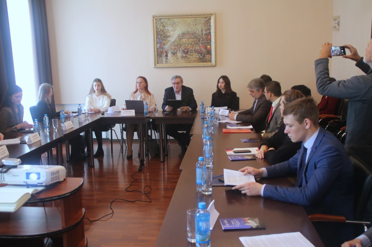 Одиссей Пипия на международном форуме в Севастополе: о цифровизации, ИИ и языковом суверенитете России Одиссей Пипия на международном форуме в Севастополе: о цифровизации, ИИ и языковом суверенитете России