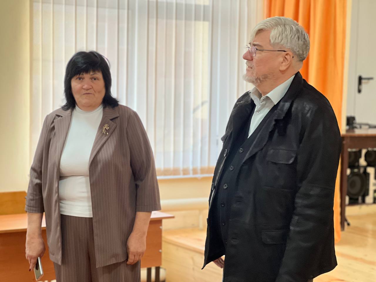 Игорь Ивин: В школе № 7 завершен капитальный ремонт пола и обновлена сцена актового зала Игорь Ивин: В школе № 7 завершен капитальный ремонт пола и обновлена сцена актового зала