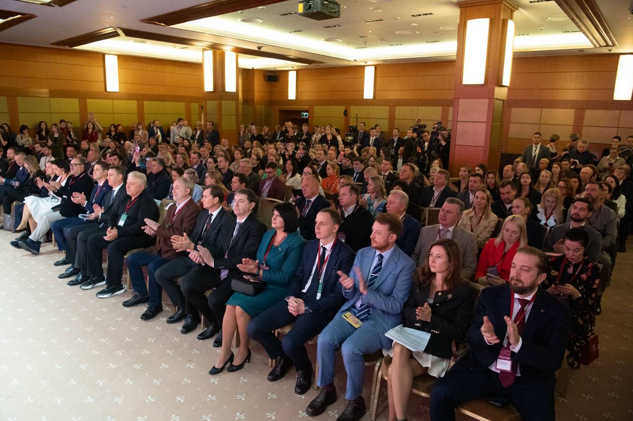 Михаил Развожаев: Сегодня участвовал в пленарной сессии «Вино России. Первая пятилетка» на Российском винодельческом форуме Михаил Развожаев: Сегодня участвовал в пленарной сессии «Вино России. Первая пятилетка» на Российском винодельческом форуме