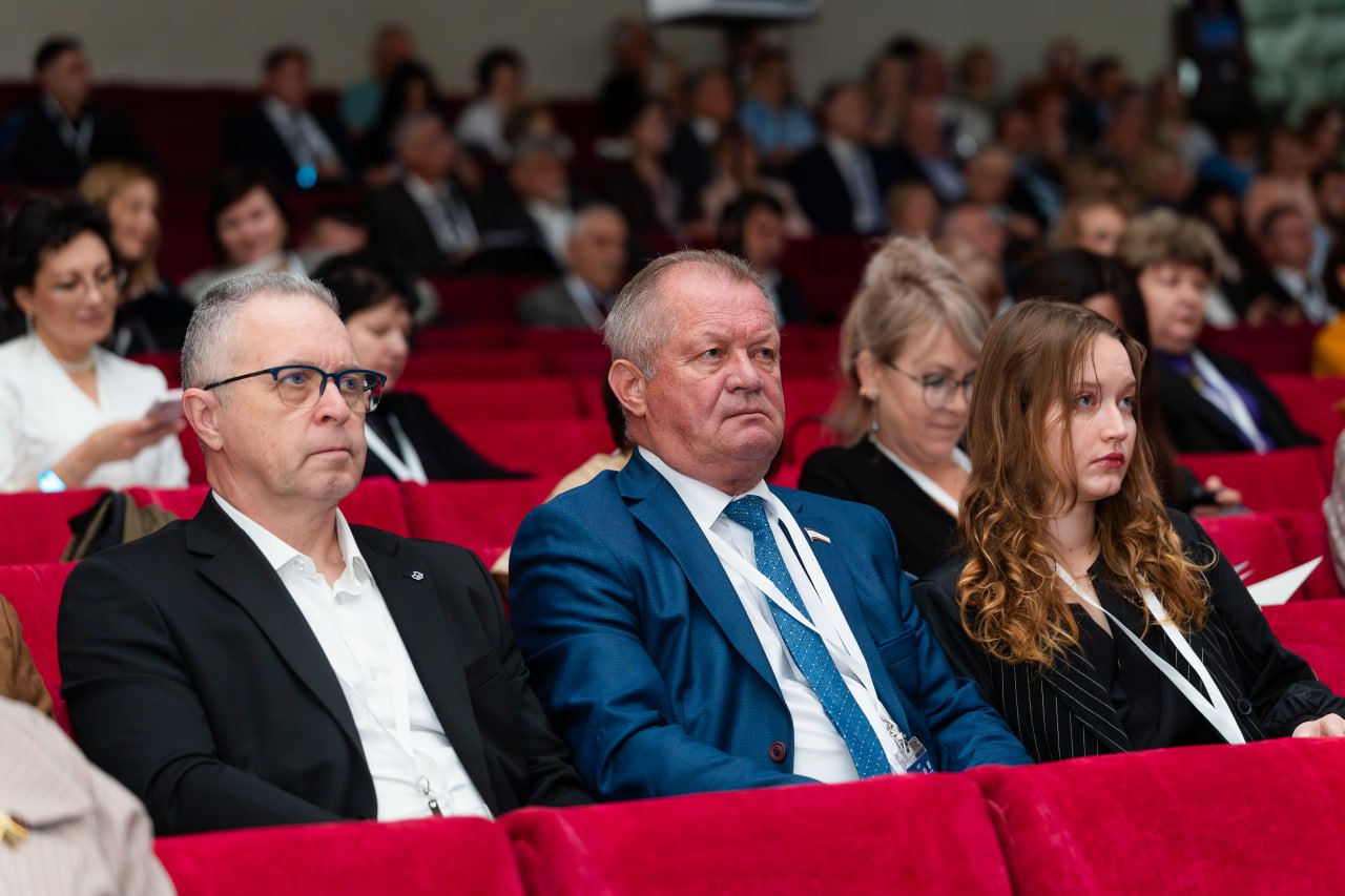 С 11 по 13 ноября в Ялте проходит Всероссийская научно-практическая конференция «Сохранение профессионального долголетия» С 11 по 13 ноября в Ялте проходит Всероссийская научно-практическая конференция «Сохранение профессионального долголетия»