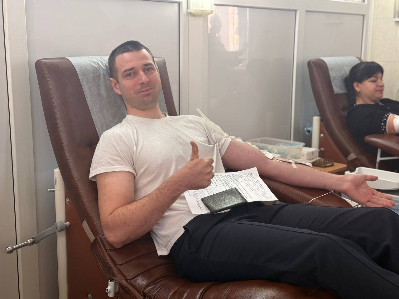 В преддверии Всемирного дня памяти жертв ДТП по всей территории Республики Крым сотрудники Госавтоинспекции сдают кровь для того, чтобы помочь людям, пострадавшим в дорожно-транспортных происшествиях В преддверии Всемирного дня памяти жертв ДТП по всей территории Республики Крым сотрудники Госавтоинспекции сдают кровь для того, чтобы помочь людям, пострадавшим в дорожно-транспортных происшествиях