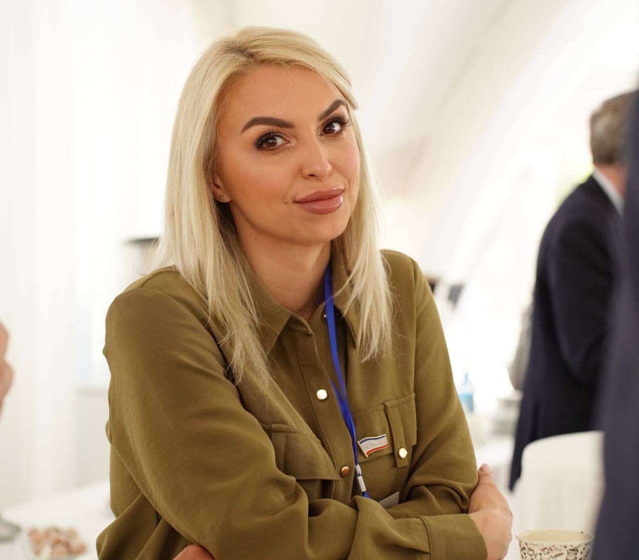 Ольга Урайкина: Сегодня свой день рождения празднует председатель Комитета Государственного Совета Республики Крым по народной дипломатии и межрегиональным связям - Анастасия Гридчина!