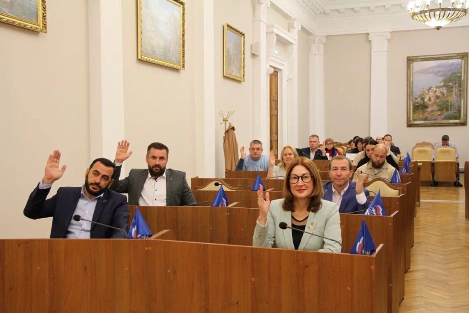 Константин Шимановский: Состоялась 18-я сессия Ялтинского городского совета! Константин Шимановский: Состоялась 18-я сессия Ялтинского городского совета!