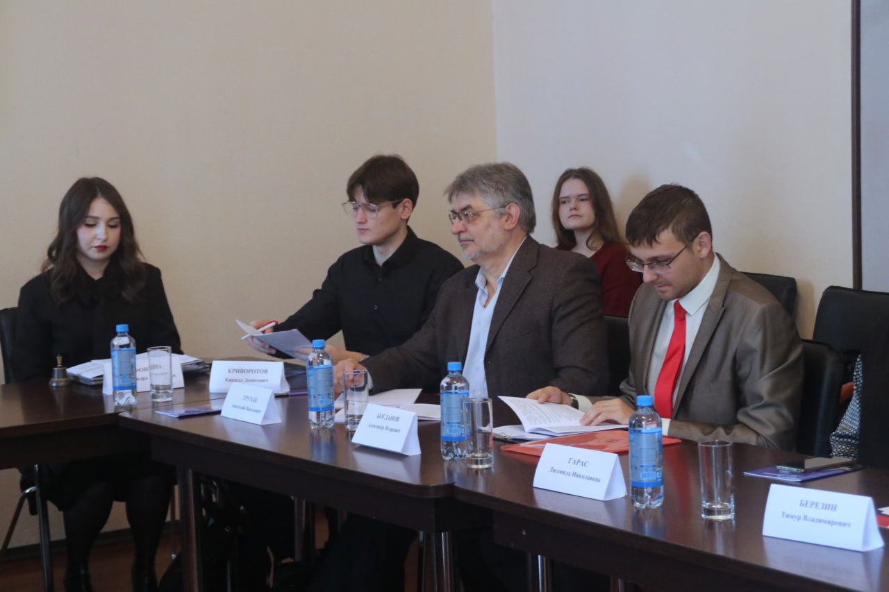 Одиссей Пипия на международном форуме в Севастополе: о цифровизации, ИИ и языковом суверенитете России Одиссей Пипия на международном форуме в Севастополе: о цифровизации, ИИ и языковом суверенитете России