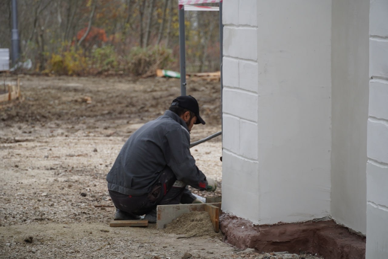 Глава администрации Керчи Олег Каторгин проинспектировал работы по благоустройству Приморского парка Глава администрации Керчи Олег Каторгин проинспектировал работы по благоустройству Приморского парка