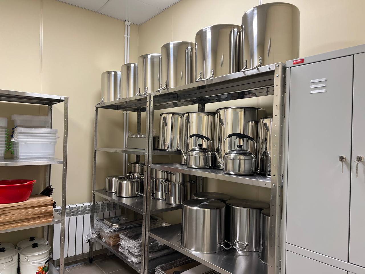 Игорь Ивин: В школе № 3 выходят на завершающий этап работы по установке модульного пищеблока – впервые с момента открытия учебного заведения проводится столь масштабное обновление Игорь Ивин: В школе № 3 выходят на завершающий этап работы по установке модульного пищеблока – впервые с момента открытия учебного заведения проводится столь масштабное обновление