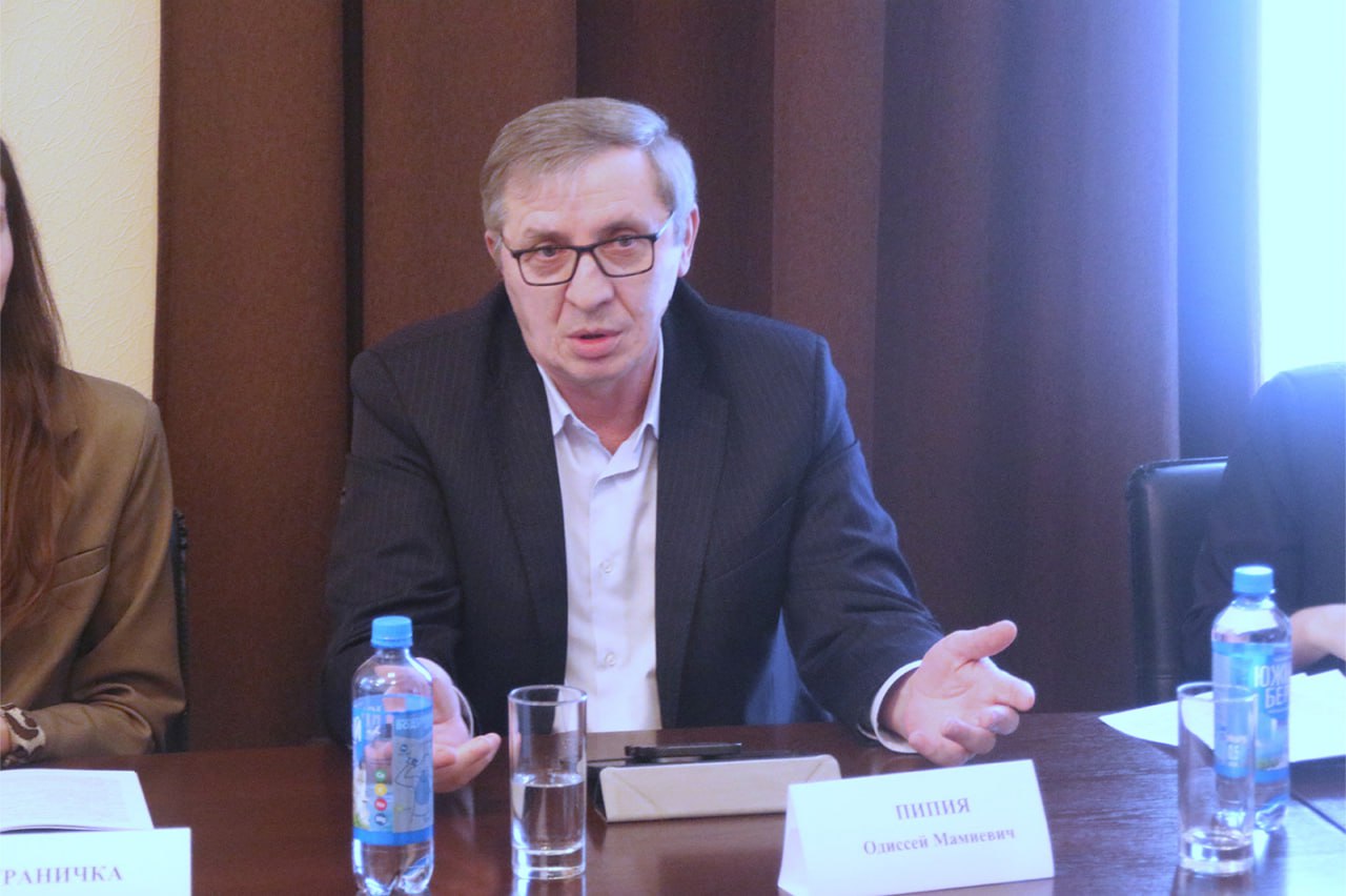 Одиссей Пипия на международном форуме в Севастополе: о цифровизации, ИИ и языковом суверенитете России Одиссей Пипия на международном форуме в Севастополе: о цифровизации, ИИ и языковом суверенитете России