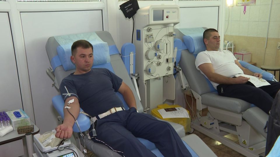 В Симферопольском отделении ГБУЗ РК "Центр Крови" проходит донорская акция ко Всемирному дню памяти жертв ДТП В Симферопольском отделении ГБУЗ РК "Центр Крови" проходит донорская акция ко Всемирному дню памяти жертв ДТП