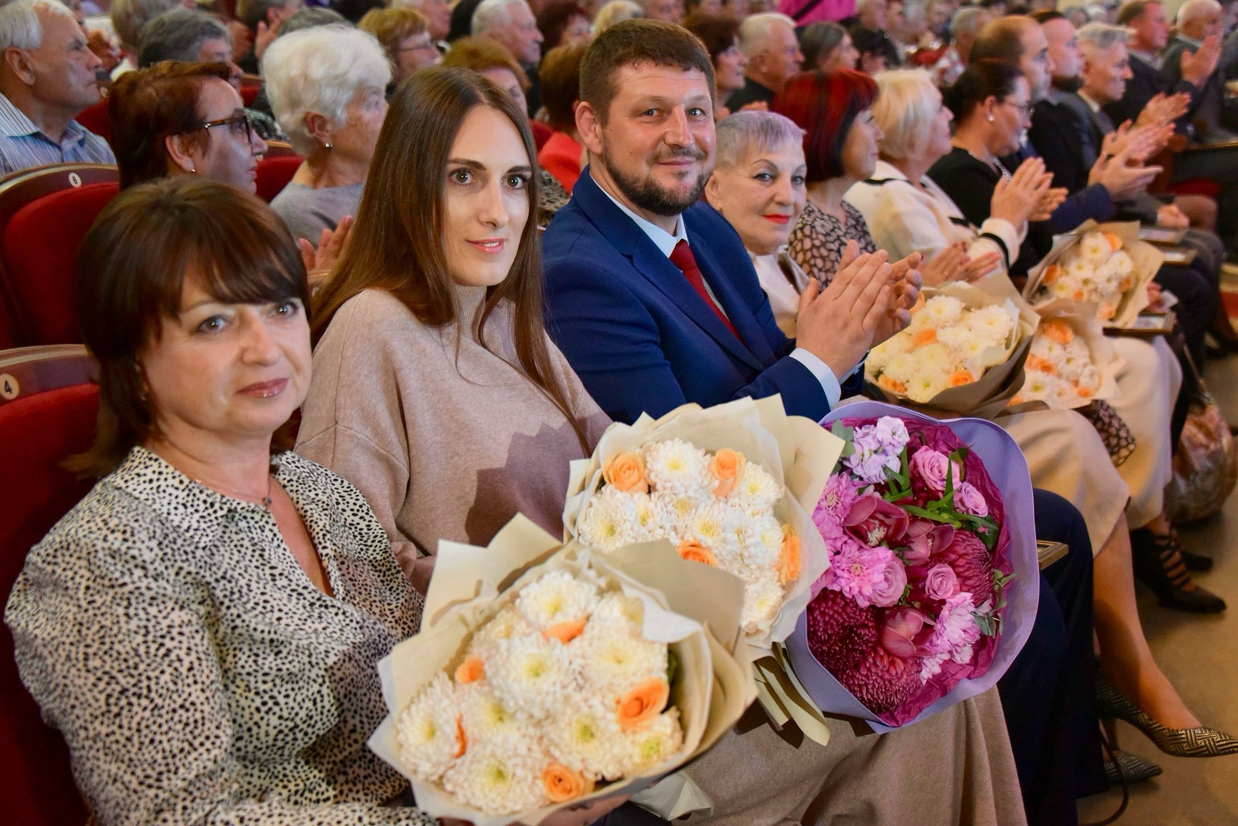 Владимир Немцев: Накануне в Доме культуры рыбаков состоялось торжественное мероприятие в честь 50-летия Гагаринского района Севастополя Владимир Немцев: Накануне в Доме культуры рыбаков состоялось торжественное мероприятие в честь 50-летия Гагаринского района Севастополя