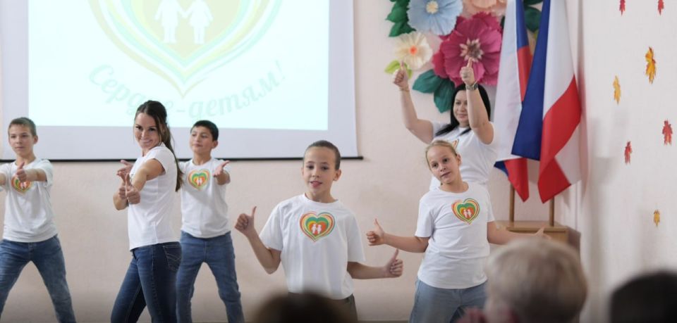 13 ноября 2025 года в Симферополе на базе Ресурсного центра МБОУ «С(К)ОШ №16» г. Симферополя прошёл юбилейный фестиваль учителей-логопедов «Радуга речи», который был организован по инициативе Горшковой Т.В., заведующей... 13 ноября 2025 года в Симферополе на базе Ресурсного центра МБОУ «С(К)ОШ №16» г. Симферополя прошёл юбилейный фестиваль учителей-логопедов «Радуга речи», который был организован по инициативе Горшковой Т.В., заведующей...