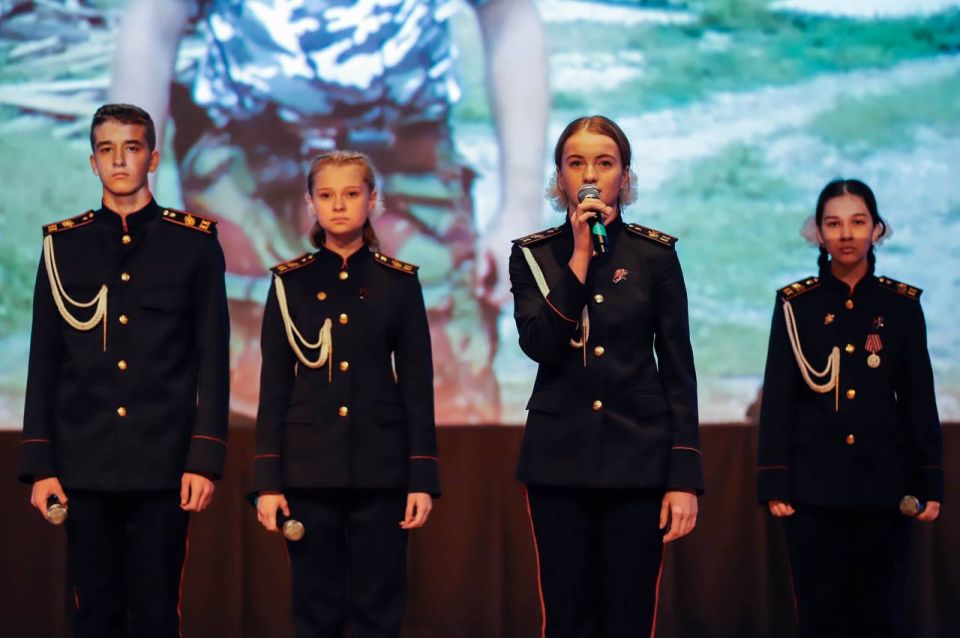Состоялась торжественная церемония чествования победителей и лауреатов открытого конкурса агитационного плаката «Следственный комитет на передовой» Состоялась торжественная церемония чествования победителей и лауреатов открытого конкурса агитационного плаката «Следственный комитет на передовой»