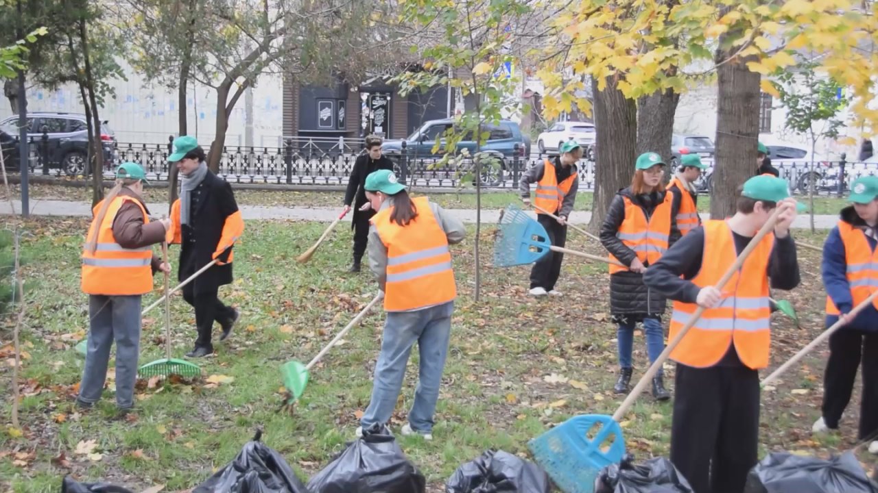 В Симферополе дан старт серии экологических субботников