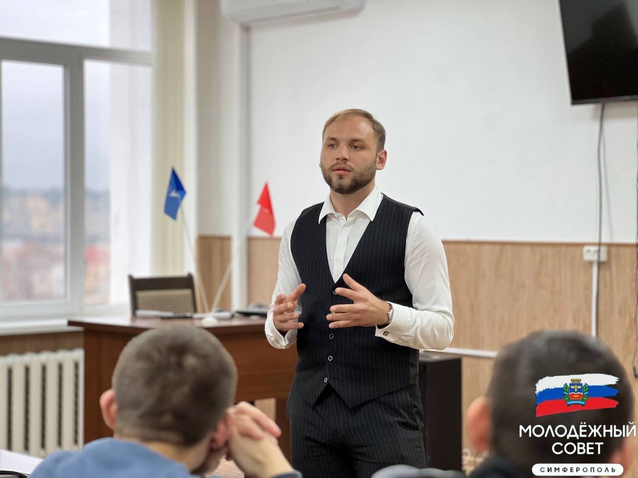 Публичное управление: диалог с молодёжью о современных подходах к политике