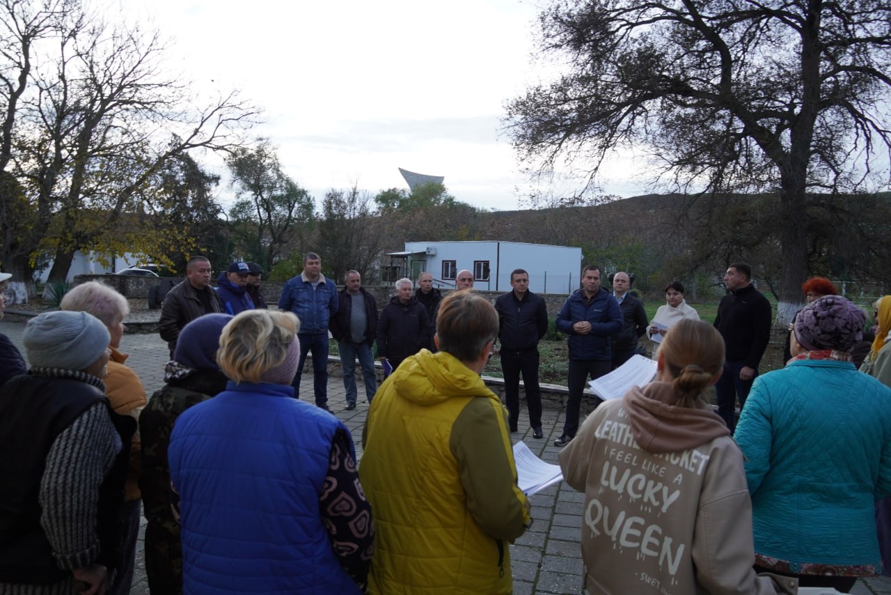 Глава администрации Керчи Олег Каторгин провел встречу с жителями Героевского Глава администрации Керчи Олег Каторгин провел встречу с жителями Героевского