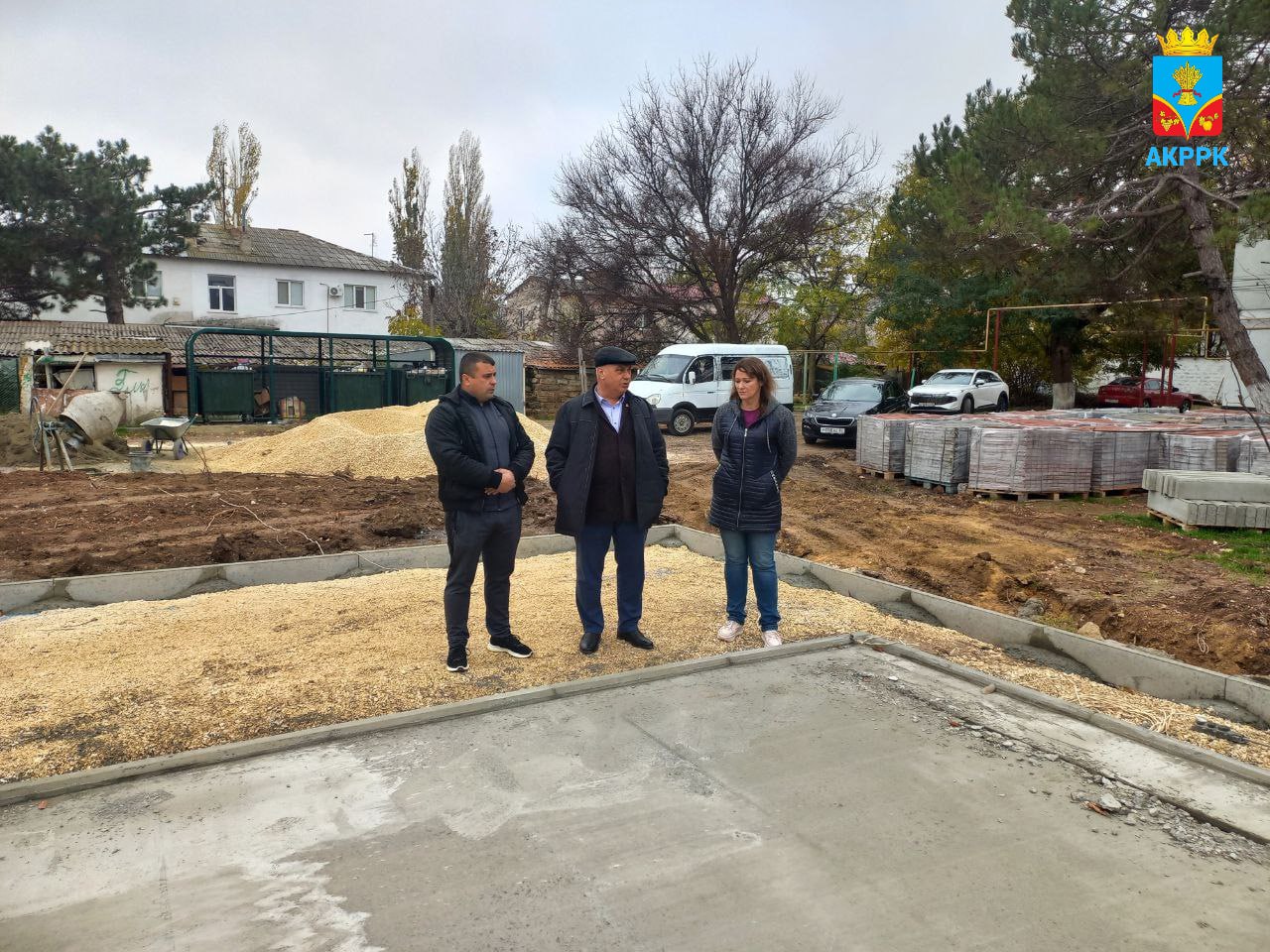 Василий Грабован: Сегодня провел проверку, как идут работы благоустройству дворовых территорий в пгт Октябрьское, селах Амурское, Петровка и Клепинино: работа идет полным ходом! Василий Грабован: Сегодня провел проверку, как идут работы благоустройству дворовых территорий в пгт Октябрьское, селах Амурское, Петровка и Клепинино: работа идет полным ходом!