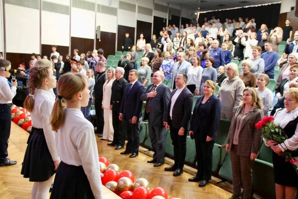 Константин Шимановский: Ялтинской средней школе-лицею №9 - 70 лет! Отметили знаковый юбилей дружной командой педагогов, родителей, учеников и выпускников Константин Шимановский: Ялтинской средней школе-лицею №9 - 70 лет! Отметили знаковый юбилей дружной командой педагогов, родителей, учеников и выпускников