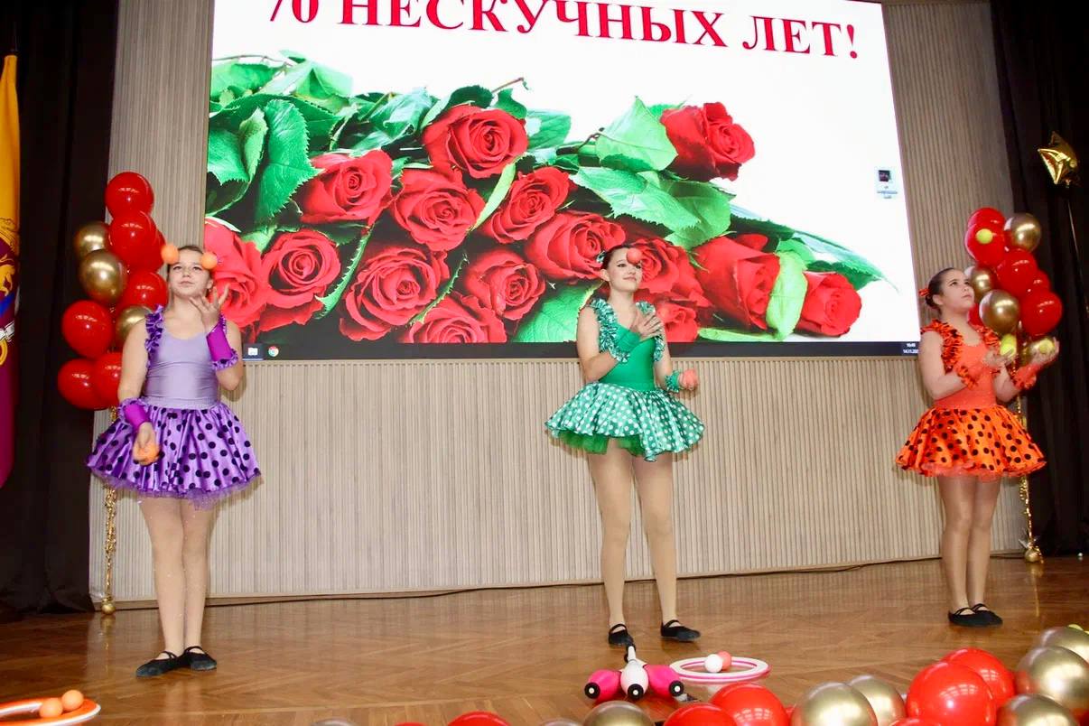 Константин Шимановский: Ялтинской средней школе-лицею №9 - 70 лет! Отметили знаковый юбилей дружной командой педагогов, родителей, учеников и выпускников Константин Шимановский: Ялтинской средней школе-лицею №9 - 70 лет! Отметили знаковый юбилей дружной командой педагогов, родителей, учеников и выпускников