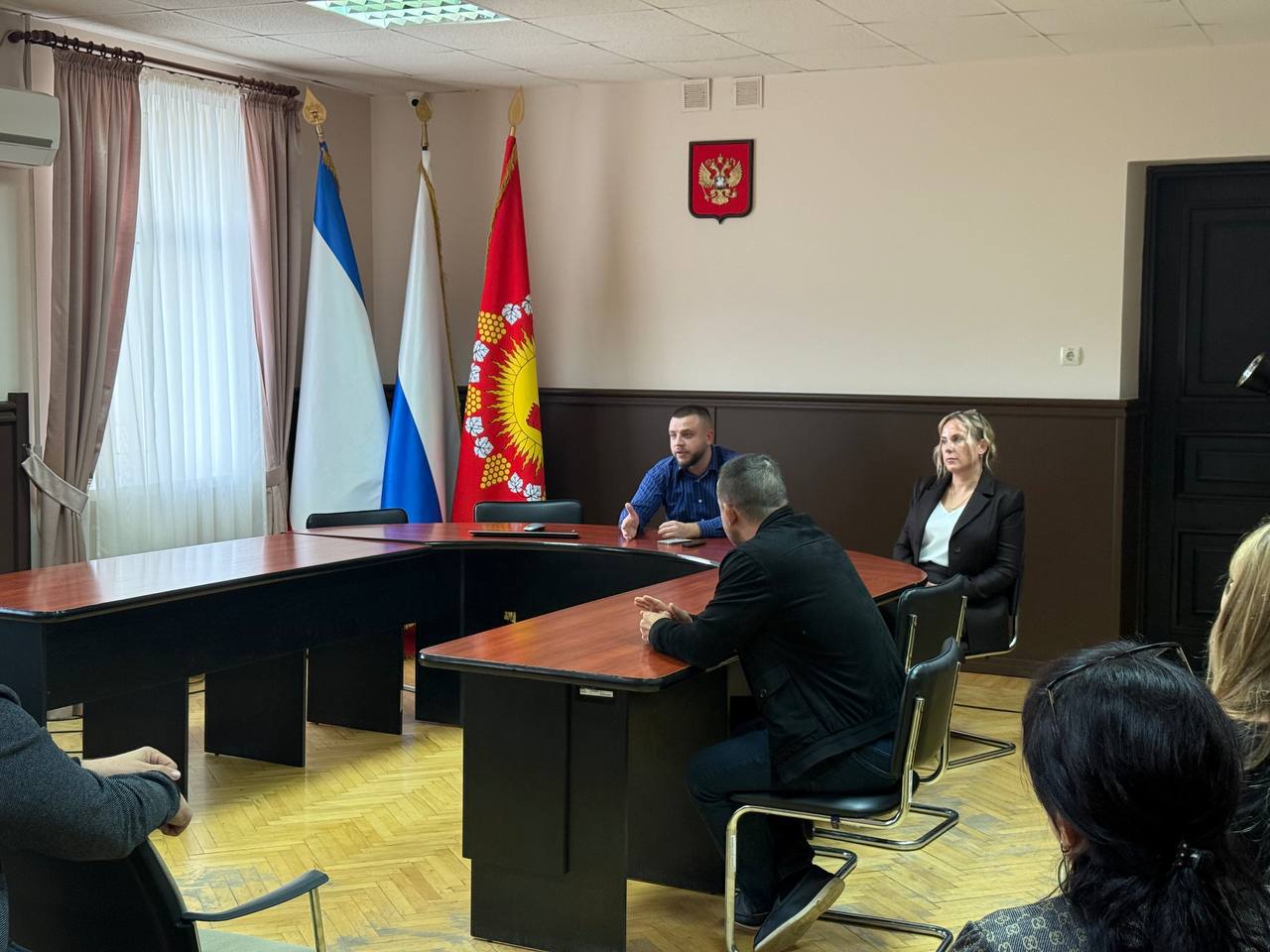 Кирилл Чебышев: В малом зале администрации состоялась рабочая встреча с представителями МБУ «Спортивная школа городского округа Судак» Кирилл Чебышев: В малом зале администрации состоялась рабочая встреча с представителями МБУ «Спортивная школа городского округа Судак»