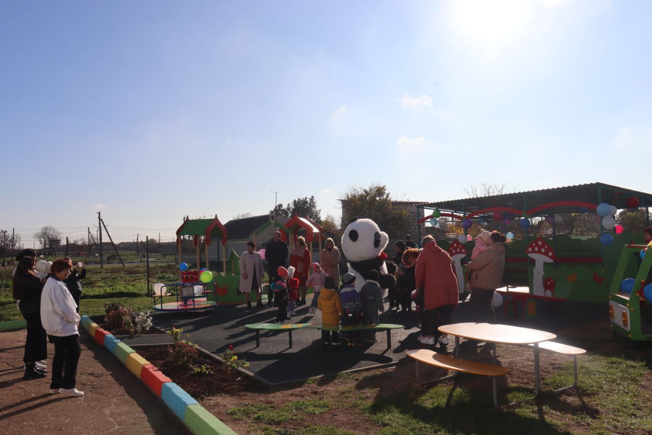 Владислав Хаджиев: Символическое открытие 2- х новых благоустроенных детских площадок в детском саду "Воробушек" с. Воробьево- повод для радости и для детей,и воспитателей, и родителей! Владислав Хаджиев: Символическое открытие 2- х новых благоустроенных детских площадок в детском саду "Воробушек" с. Воробьево- повод для радости и для детей,и воспитателей, и родителей!