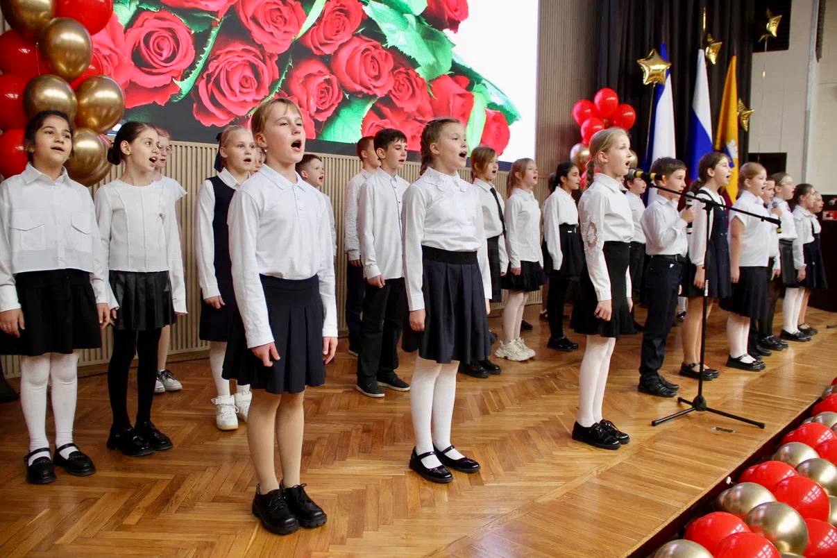 Константин Шимановский: Ялтинской средней школе-лицею №9 - 70 лет! Отметили знаковый юбилей дружной командой педагогов, родителей, учеников и выпускников Константин Шимановский: Ялтинской средней школе-лицею №9 - 70 лет! Отметили знаковый юбилей дружной командой педагогов, родителей, учеников и выпускников