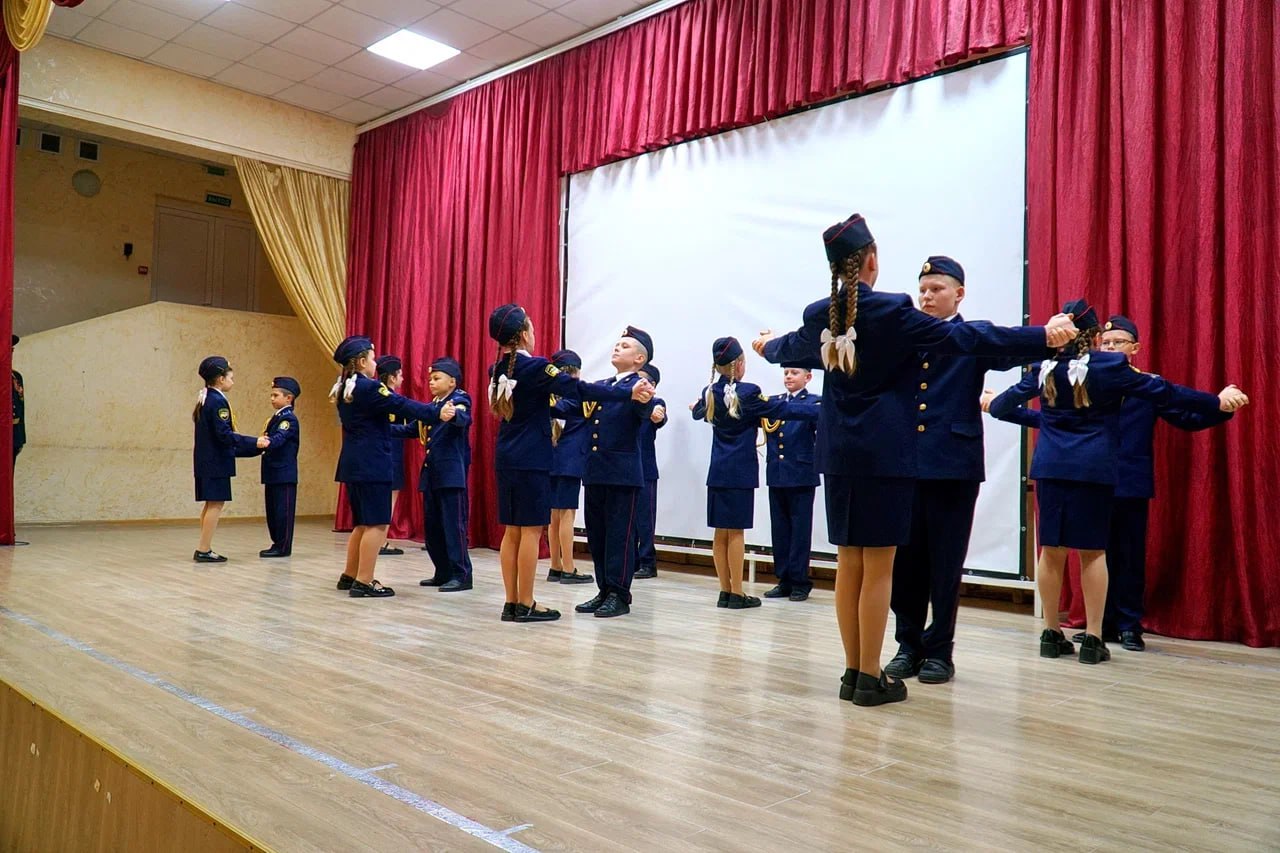 В Евпатории школьники вступили в ряды кадетов В Евпатории школьники вступили в ряды кадетов