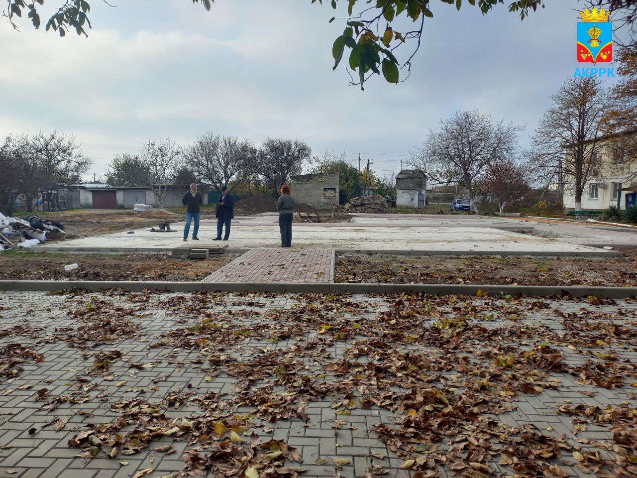 Василий Грабован: Сегодня провел проверку, как идут работы благоустройству дворовых территорий в пгт Октябрьское, селах Амурское, Петровка и Клепинино: работа идет полным ходом! Василий Грабован: Сегодня провел проверку, как идут работы благоустройству дворовых территорий в пгт Октябрьское, селах Амурское, Петровка и Клепинино: работа идет полным ходом!