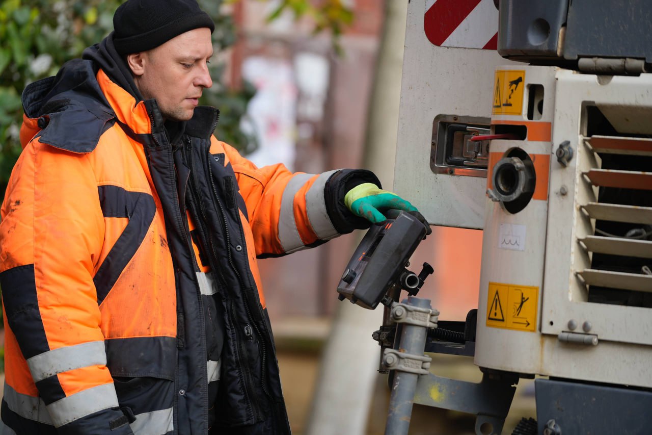 Еще одна придомовая территория получает в эти дни качественное обновление Еще одна придомовая территория получает в эти дни качественное обновление