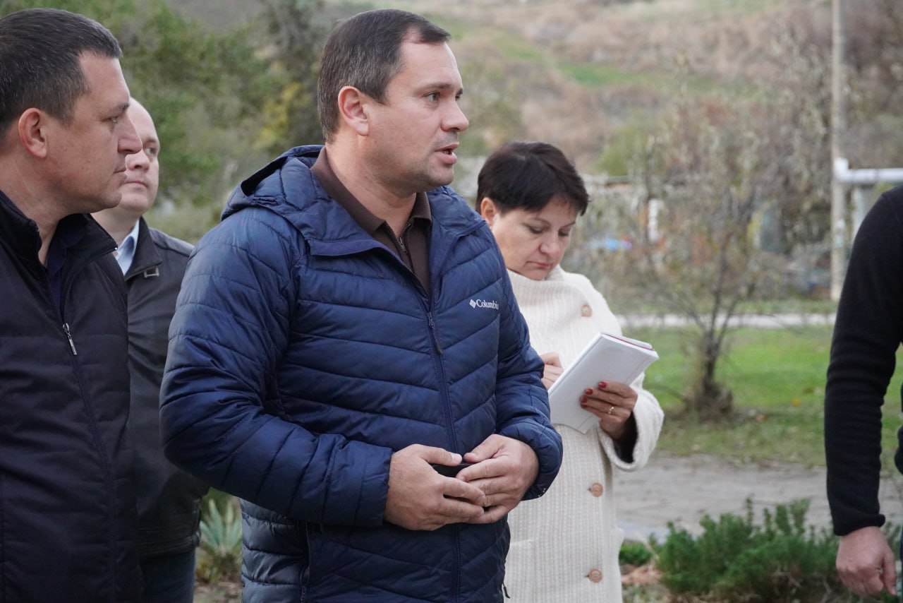 Глава администрации Керчи Олег Каторгин провел встречу с жителями Героевского