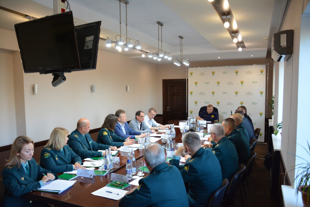 Валерий Пикалёв проинспектировал работу Крымской и Севастопольской таможен Валерий Пикалёв проинспектировал работу Крымской и Севастопольской таможен