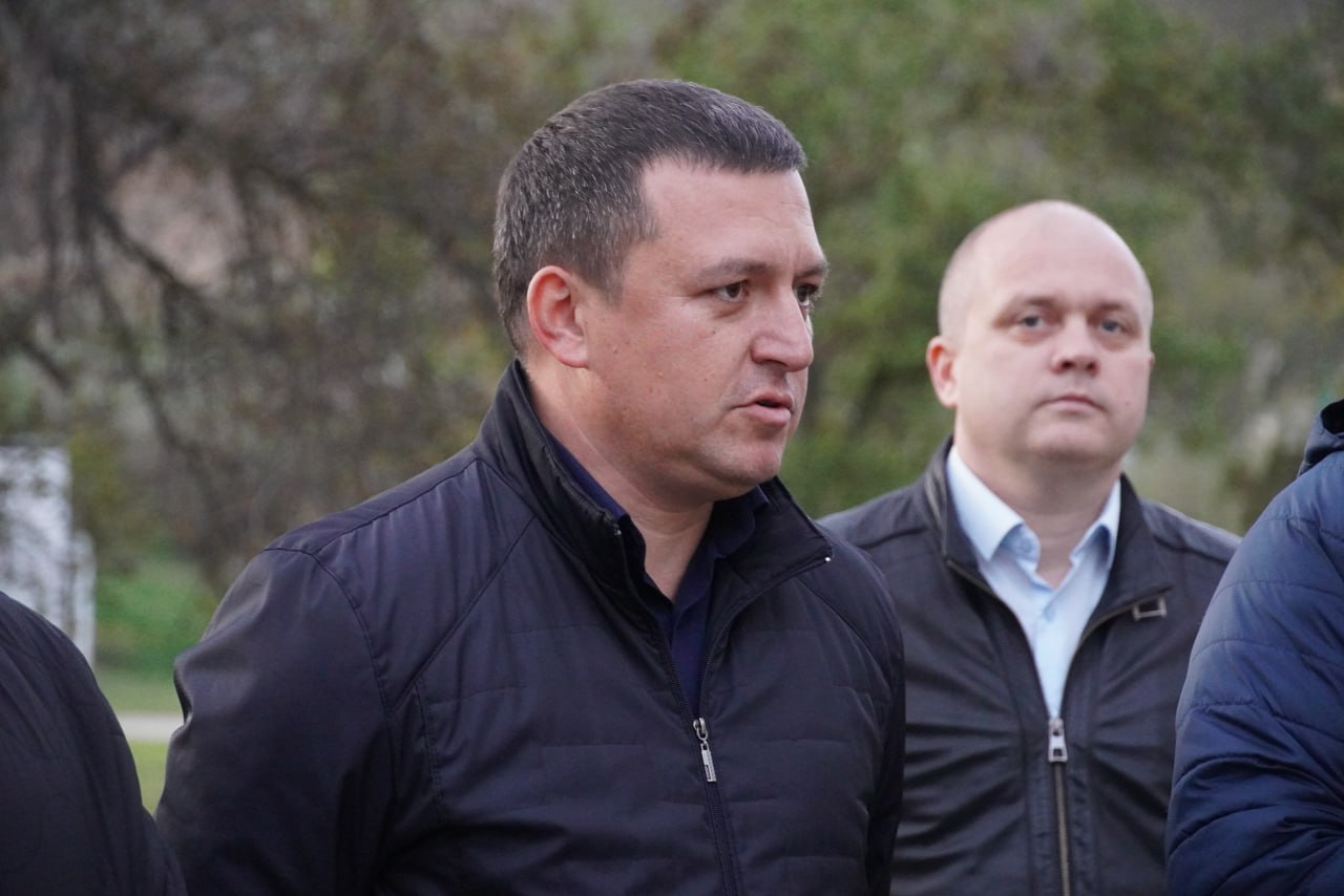 Глава администрации Керчи Олег Каторгин провел встречу с жителями Героевского Глава администрации Керчи Олег Каторгин провел встречу с жителями Героевского