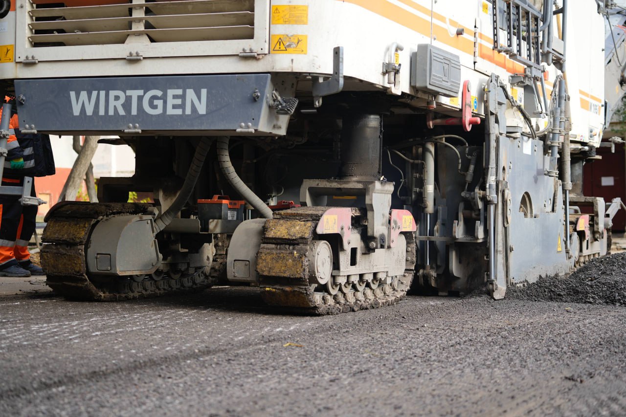 Еще одна придомовая территория получает в эти дни качественное обновление Еще одна придомовая территория получает в эти дни качественное обновление