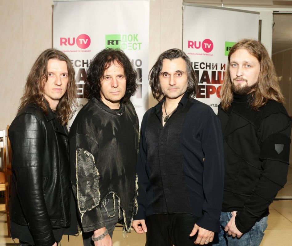 Рок-группа "Земляне" поддержала севастопольцев в бомбоубежище во время воздушной тревоги