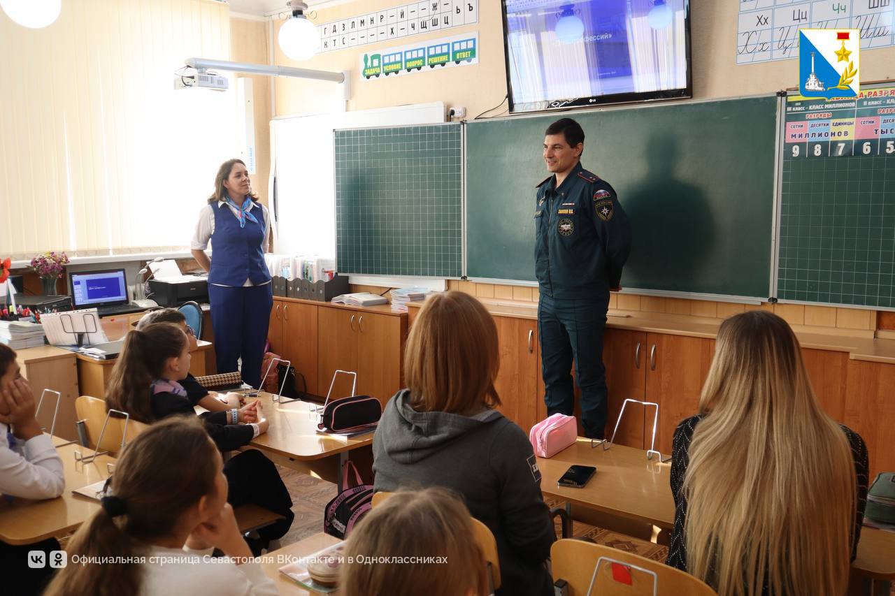 Знакомим с будущей профессией Знакомим с будущей профессией