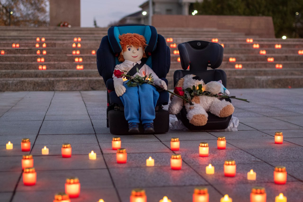 В преддверии Всемирного дня памяти жертв ДТП в Симферополе прошла акция «Память жертвам ДТП» В преддверии Всемирного дня памяти жертв ДТП в Симферополе прошла акция «Память жертвам ДТП»