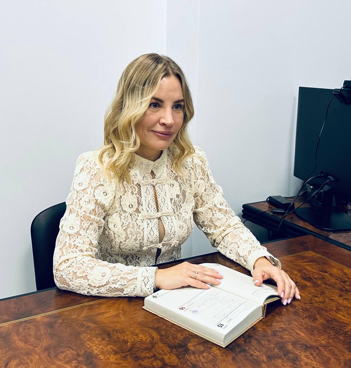 Ольга Торубарова: Заместителю директора департамента инвестиционного развития и управления государственным имуществом Министерства Спорта Российской Федерации Жабину Дмитрию Александровичу доложила о ходе реализации...