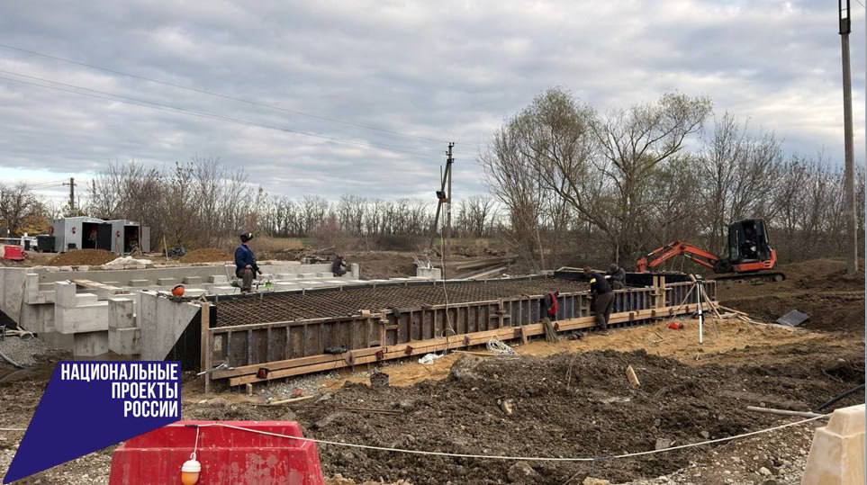 Антон Кравец: Провел мониторинг хода работ искусственного дорожного сооружения на автомобильной дороге общего пользования межмуниципального значения Нижнегорский - Белогорск - Фрунзе - Жемчужина Антон Кравец: Провел мониторинг хода работ искусственного дорожного сооружения на автомобильной дороге общего пользования межмуниципального значения Нижнегорский - Белогорск - Фрунзе - Жемчужина