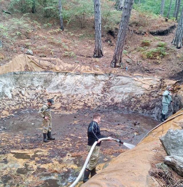 В Крыму расчищают пожарные водоёмы
