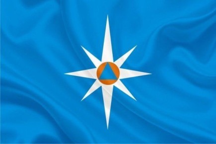 День символов МЧС России. Флаг и эмблема МЧС России были учреждены 15 ноября 1997 года Указом Президента Российской Федерации