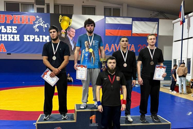 Лучшие борцы республики. В Алуште завершилось первенство Крыма по греко-римской борьбе среди юниоров до 24 лет Более 60 спортсменов из разных уголков полуострова соревновались за звание лучших По итогам соревнований был...
