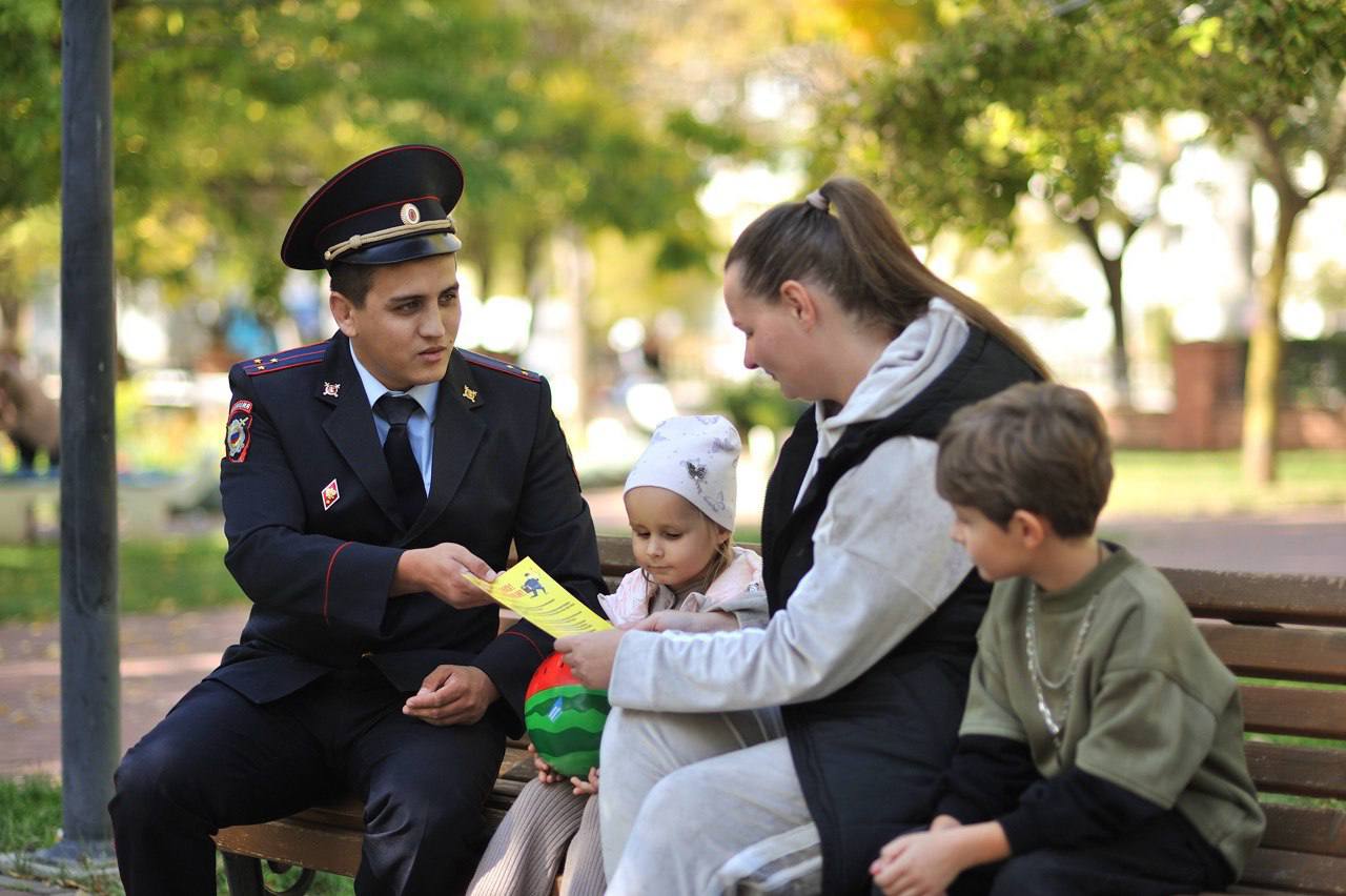В преддверии профессионального праздника народный участковый Республики Крым Эрвин Талубов рассказал корреспонденту газеты «Евпаторийская Здравница» о своём жизненном пути В преддверии профессионального праздника народный участковый Республики Крым Эрвин Талубов рассказал корреспонденту газеты «Евпаторийская Здравница» о своём жизненном пути