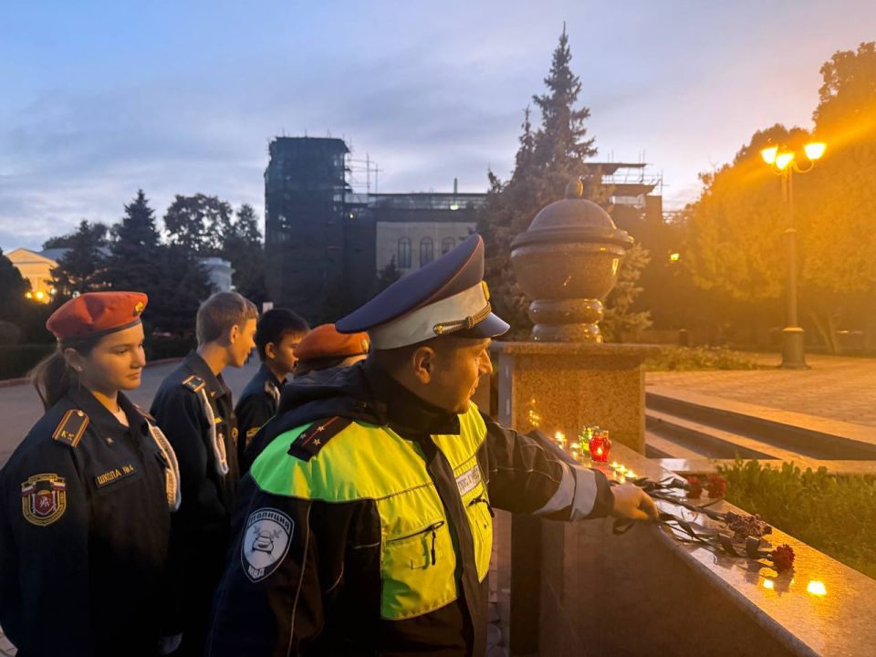 Память погибших в дорожно-транспортных происшествиях почтили в городе Керчи Память погибших в дорожно-транспортных происшествиях почтили в городе Керчи