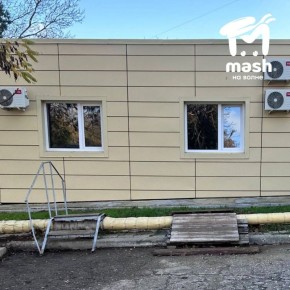 Родился и на завод соревнования — полосу препятствий вместо нормальных пандусов сделали для детской поликлиники Керчи