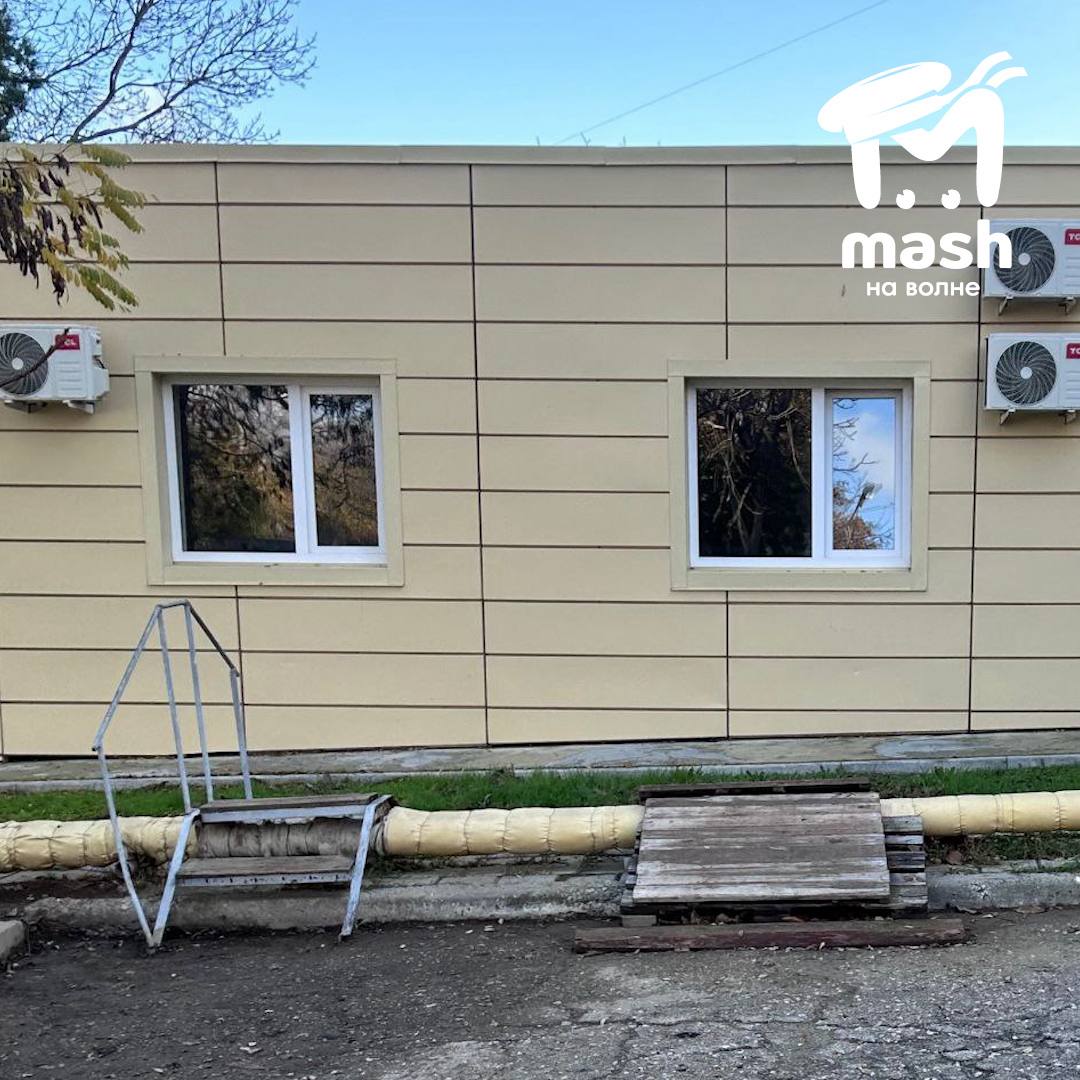 Родился и на завод соревнования — полосу препятствий вместо нормальных пандусов сделали для детской поликлиники Керчи